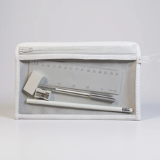 CARTUCHERA CON UTILES (LY9120A)